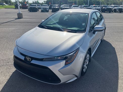 Used 2026 Toyota Corolla LE FWD image 4