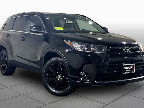 Used 2019 Toyota Highlander SE AWD/4WD image 2