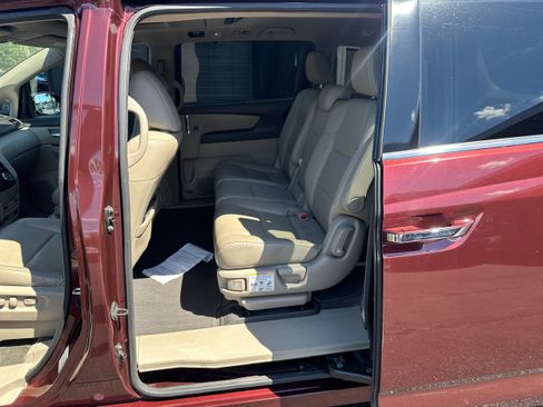 Used 2016 Honda Odyssey Touring image 10
