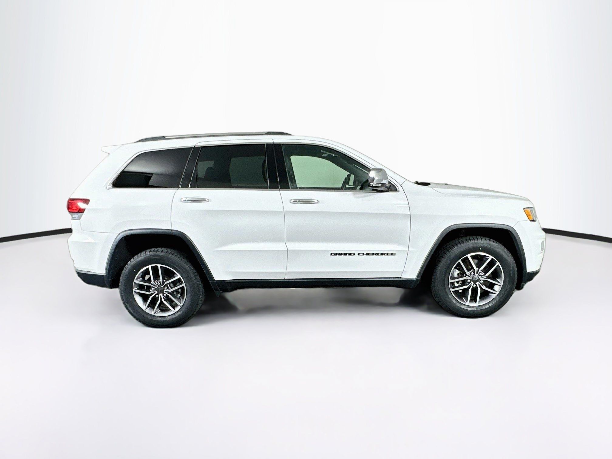 Used 2021 Jeep Grand Cherokee Limited AWD/4WD image 10