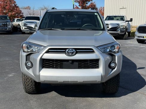 Used 2022 Toyota 4Runner SR5 Premium image 3