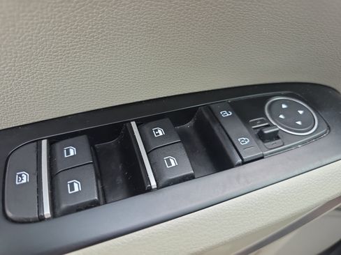 Certified 2025 Kia Soul LX w/ LX Technology Package FWD image 26