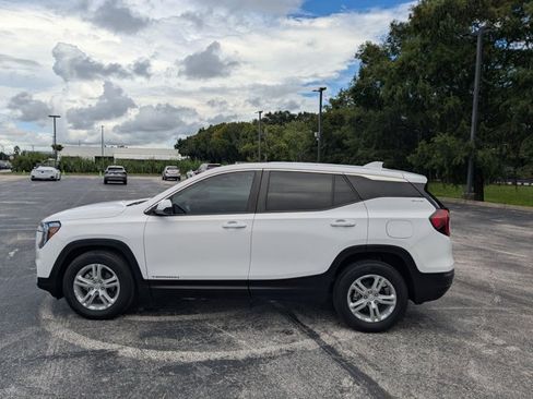 Used 2023 GMC Terrain SLE FWD image 8
