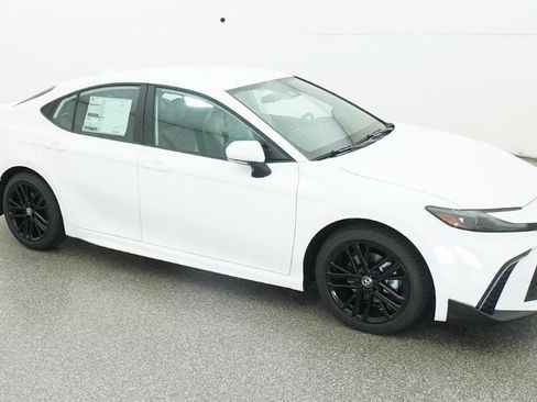 Used 2026 Toyota Camry SE FWD image 51