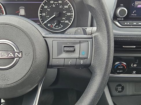 Used 2024 Nissan Rogue SV FWD image 20