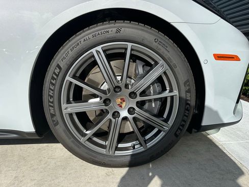 Used 2025 Porsche Panamera 4 image 38