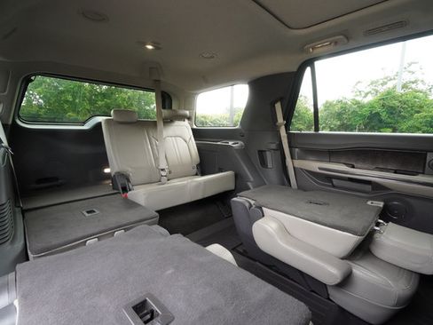 Used 2021 Ford Expedition Limited RWD image 27