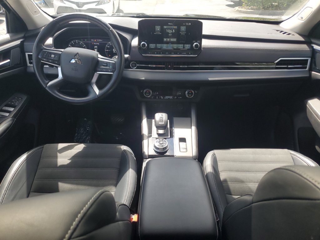 Used 2024 Mitsubishi Outlander SE FWD image 17