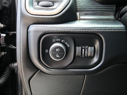 Used 2019 RAM 2500 Limited AWD/4WD image 28