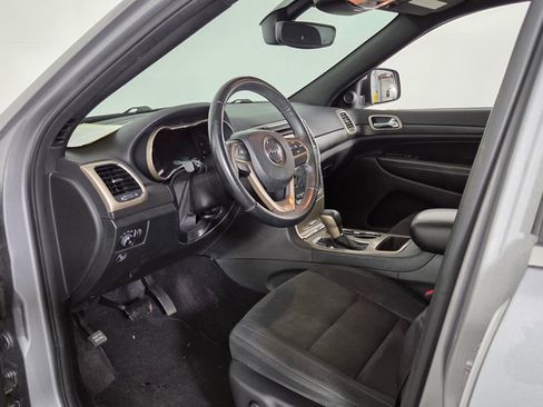 Used 2017 Jeep Grand Cherokee Laredo w/ Quick Order Package 23E AWD/4WD image 14