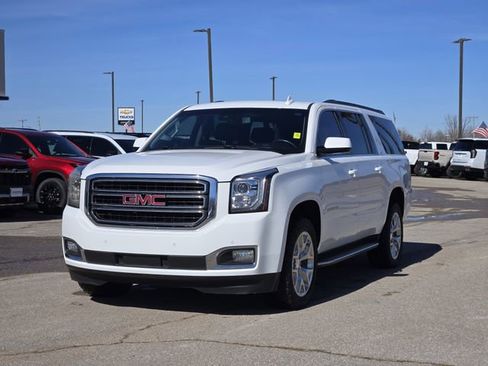Used 2020 GMC Yukon XL SLT w/ Open Road Package image 3