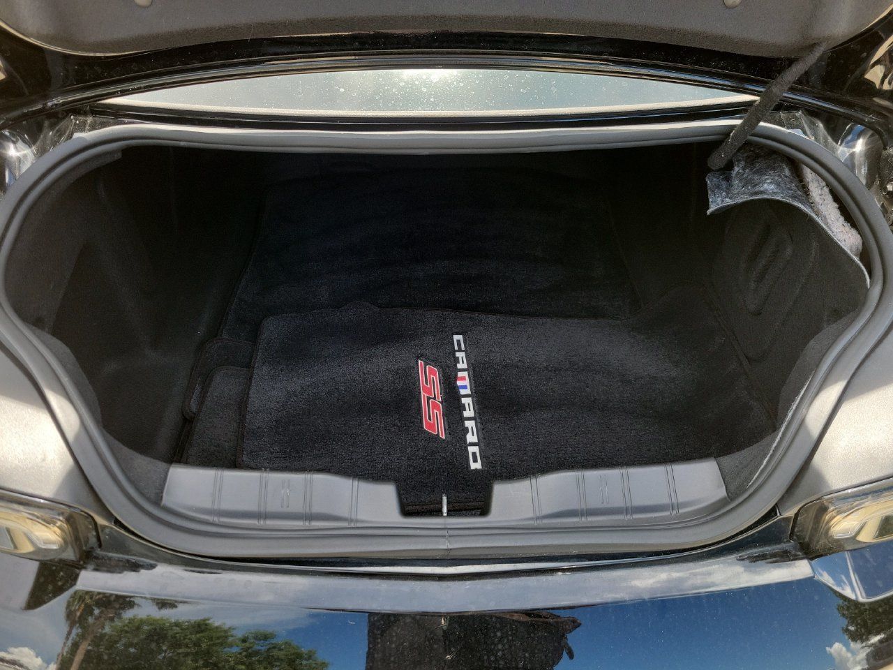 Used 2022 Chevrolet Camaro SS RWD image 8