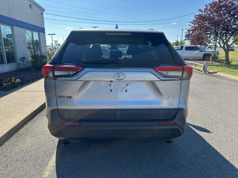 Used 2022 Toyota RAV4 XLE image 6