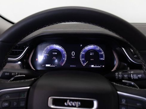 Used 2023 Jeep Grand Cherokee Limited w/ Luxury Tech Group II AWD/4WD image 27