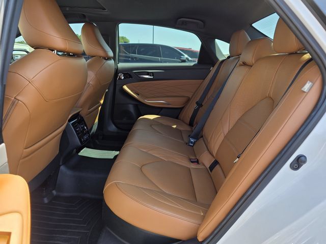 Used 2021 Toyota Avalon Limited FWD image 19