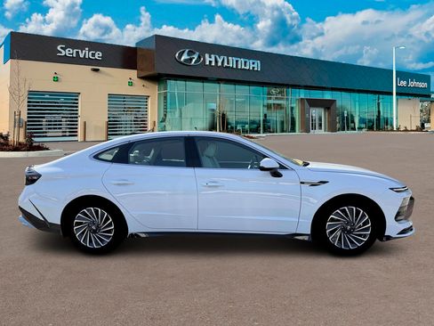 New 2026 Hyundai Sonata SEL FWD image 9