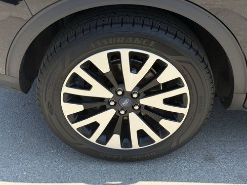 Used 2020 Ford Escape SE Sport AWD/4WD image 36