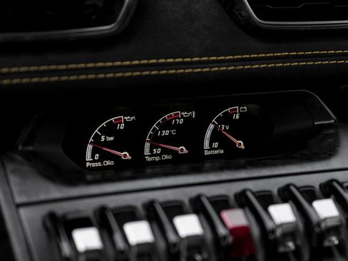 Used 2018 Lamborghini Huracan Performante image 28