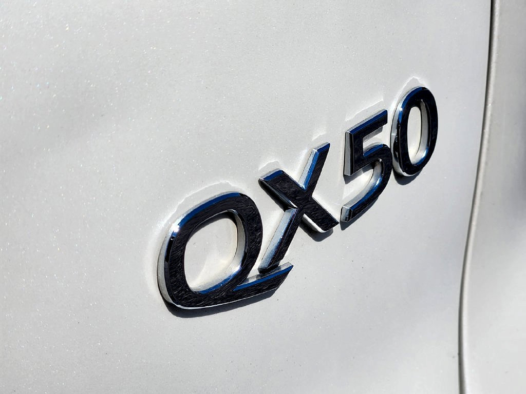 Used 2021 INFINITI QX50 Autograph w/ Premium White Leather Package FWD image 12