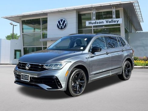 Used 2023 Volkswagen Tiguan SE R-Line image 1