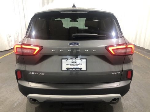 Used 2025 Ford Escape Active image 4