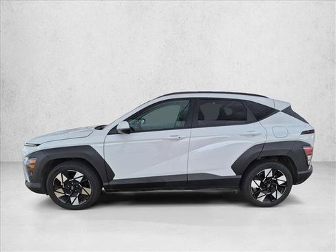 Used 2025 Hyundai Kona SEL FWD image 8