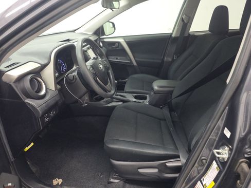 Used 2018 Toyota RAV4 LE FWD image 7