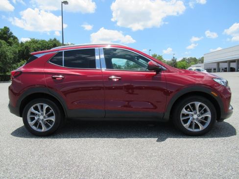 Used 2023 Buick Encore GX Essence w/ Experience Buick Package FWD image 2