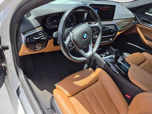 Used 2023 BMW 530i w/ Convenience Package RWD image 2