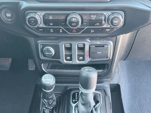 Used 2020 Jeep Wrangler Sport AWD/4WD image 18