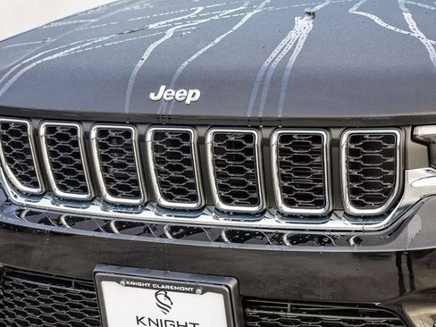 New 2025 Jeep Grand Cherokee Laredo w/ Luxury Tech Group I image 6