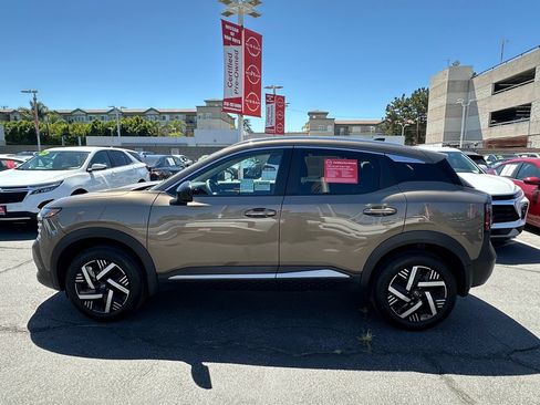Used 2026 Nissan Kicks SV FWD image 3