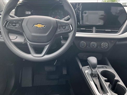 New 2026 Chevrolet Trax LS w/ LS Convenience Package FWD image 7