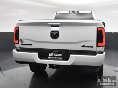 Used 2024 RAM 2500 Big Horn w/ Night Edition AWD/4WD image 6