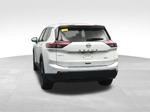 Used 2025 Nissan Rogue SV AWD/4WD image 4