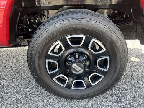 Used 2024 Ford F250 Platinum AWD/4WD image 9