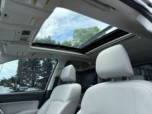 Used 2015 Subaru Forester 2.5i Premium AWD/4WD image 22