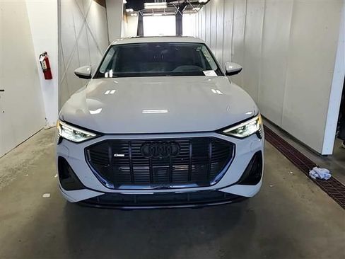 Used 2021 Audi e-tron Prestige w/ Prestige Package AWD/4WD image 20