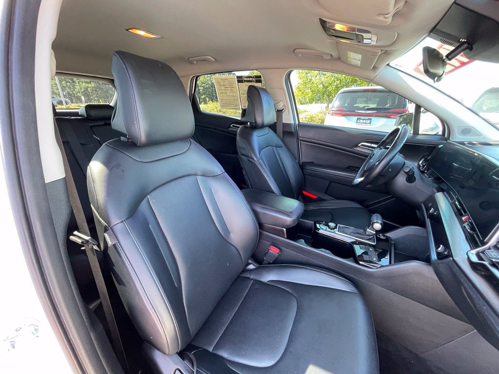 Used 2024 Kia Sportage EX FWD image 30