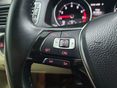 Used 2018 Volkswagen Passat 2.0T SE image 31