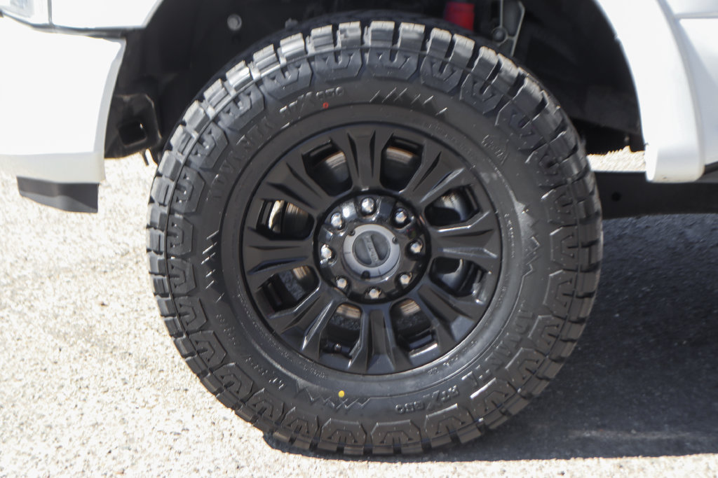 Used 2022 Ford F350 Lariat w/ Tremor Off-Road Package AWD/4WD image 21