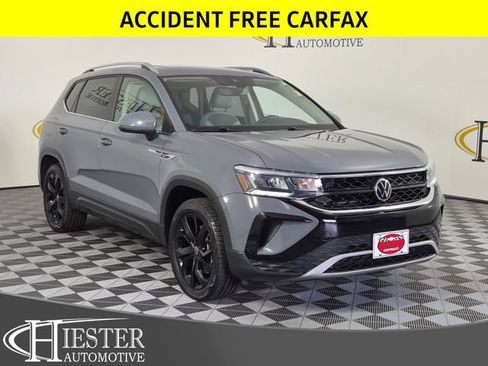 Used 2022 Volkswagen Taos SE AWD/4WD image 2
