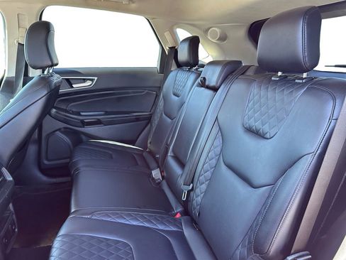 Used 2024 Ford Edge Titanium image 10