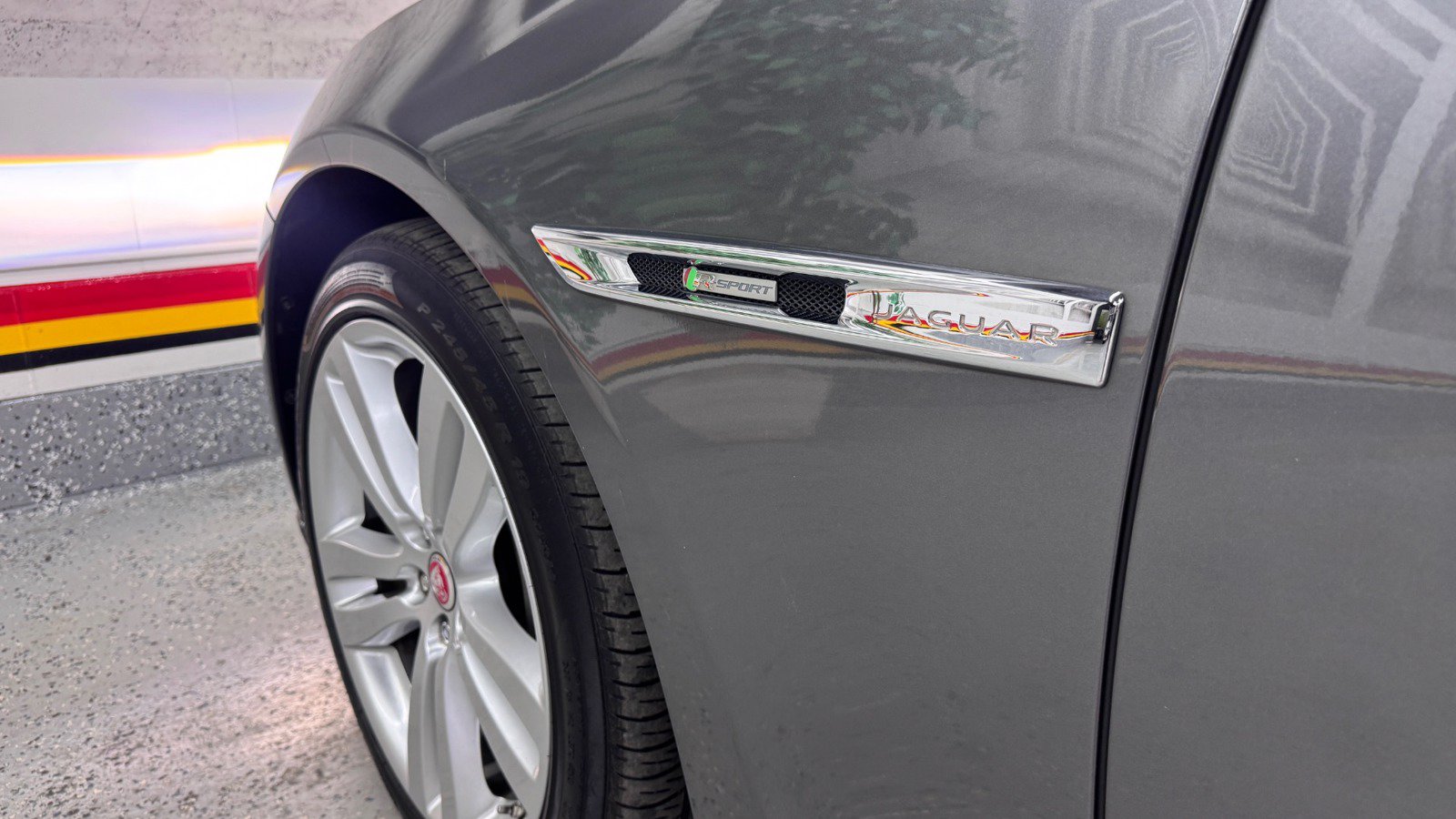 Used 2016 Jaguar XJ R-Sport AWD/4WD image 17