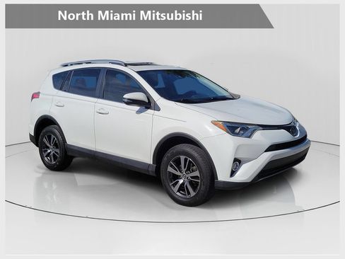 Used 2018 Toyota RAV4 XLE FWD image 1