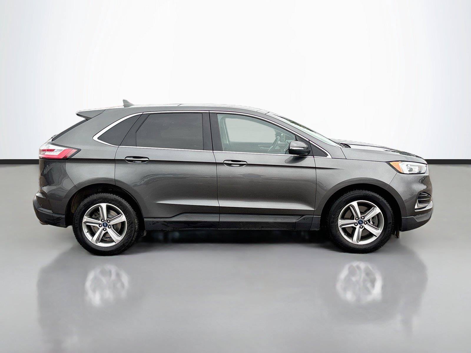 Used 2019 Ford Edge SEL AWD/4WD image 18