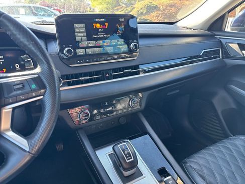 Used 2023 Mitsubishi Outlander SEL image 17