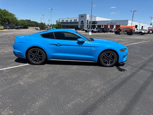 Used 2022 Ford Mustang GT Premium RWD image 2