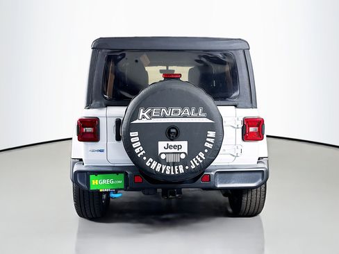 Used 2023 Jeep Wrangler Unlimited Sahara AWD/4WD image 8