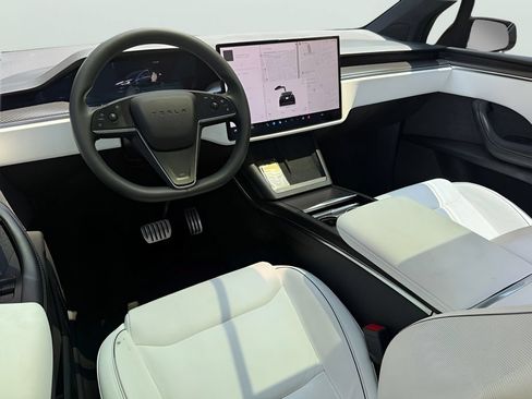 Used 2022 Tesla Model X Plaid AWD/4WD image 18